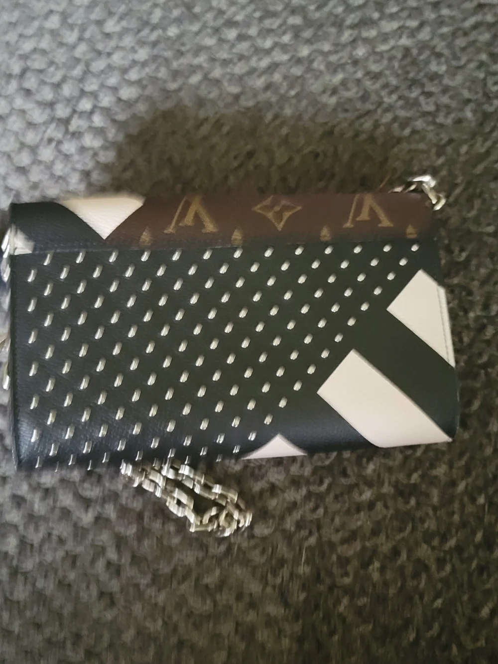 Louis Vuitton Limited Edition Twist Walket On Chain Crossbody Bag